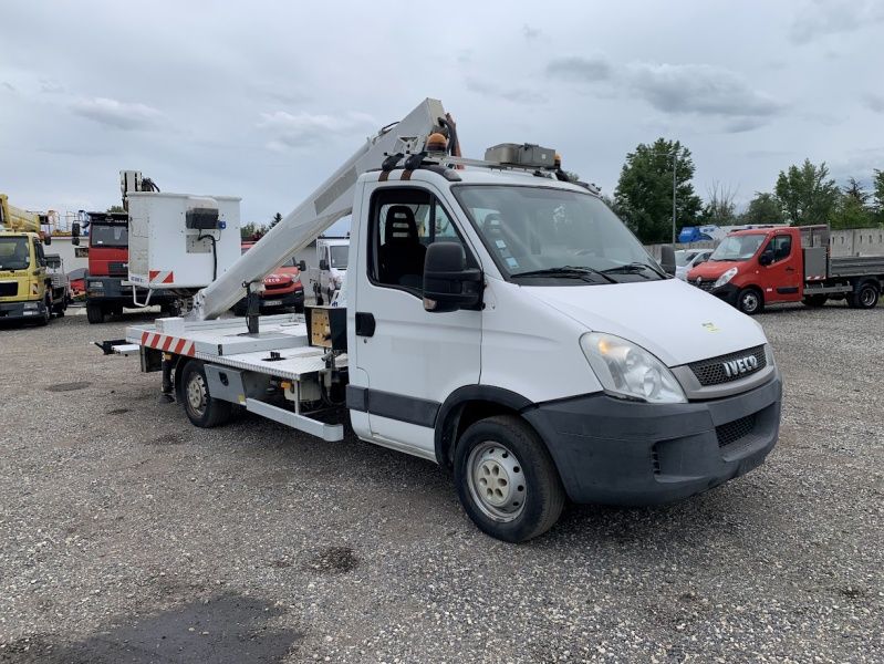 Iveco Daily Multitel 160 ALU DS - 16m Iveco Daily Multitel 160 ALU DS - 16m